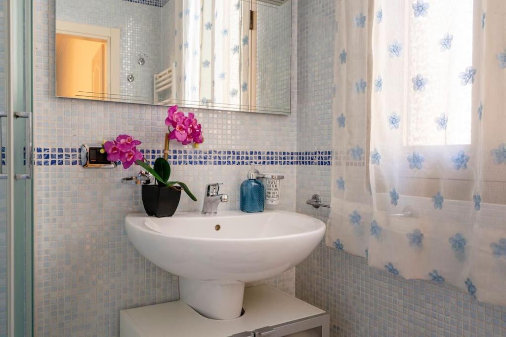 Carlotta - Italian Living Apartment บารี ภายนอก รูปภาพ