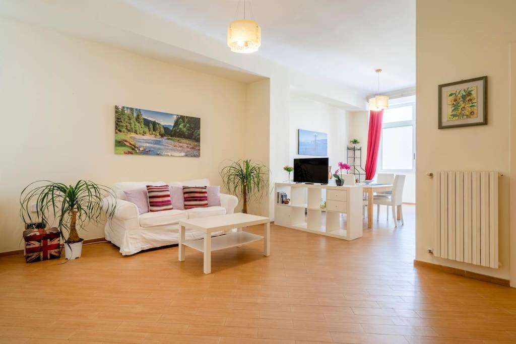 Carlotta - Italian Living Apartment บารี ภายนอก รูปภาพ